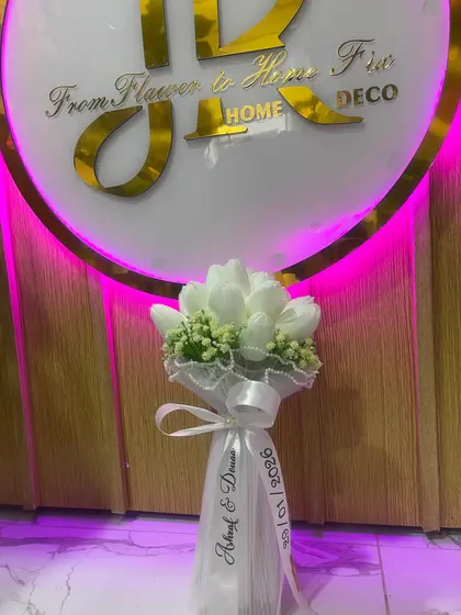 Bouquet de mariée blanc avec perles à Tetouan