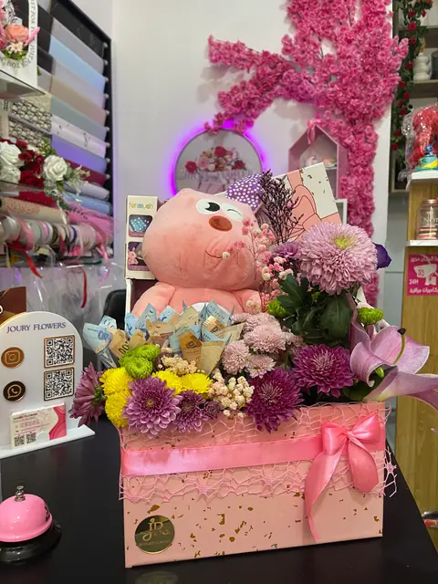 Grand coffret fleuri rose pour naissance fille à Tetouan