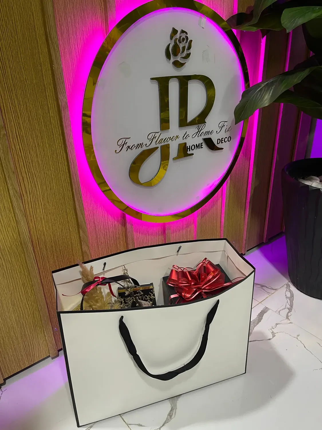 Cream shopping bag - Elegant gift bag