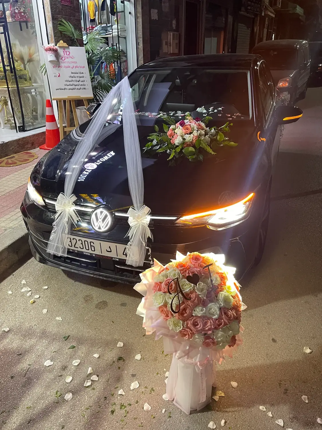 Car decoration with bouquet by Joury Flowers