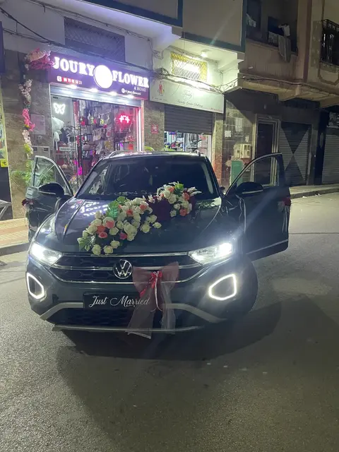 Capot fleuri en blanc et rouge pour mariage à Tetouan